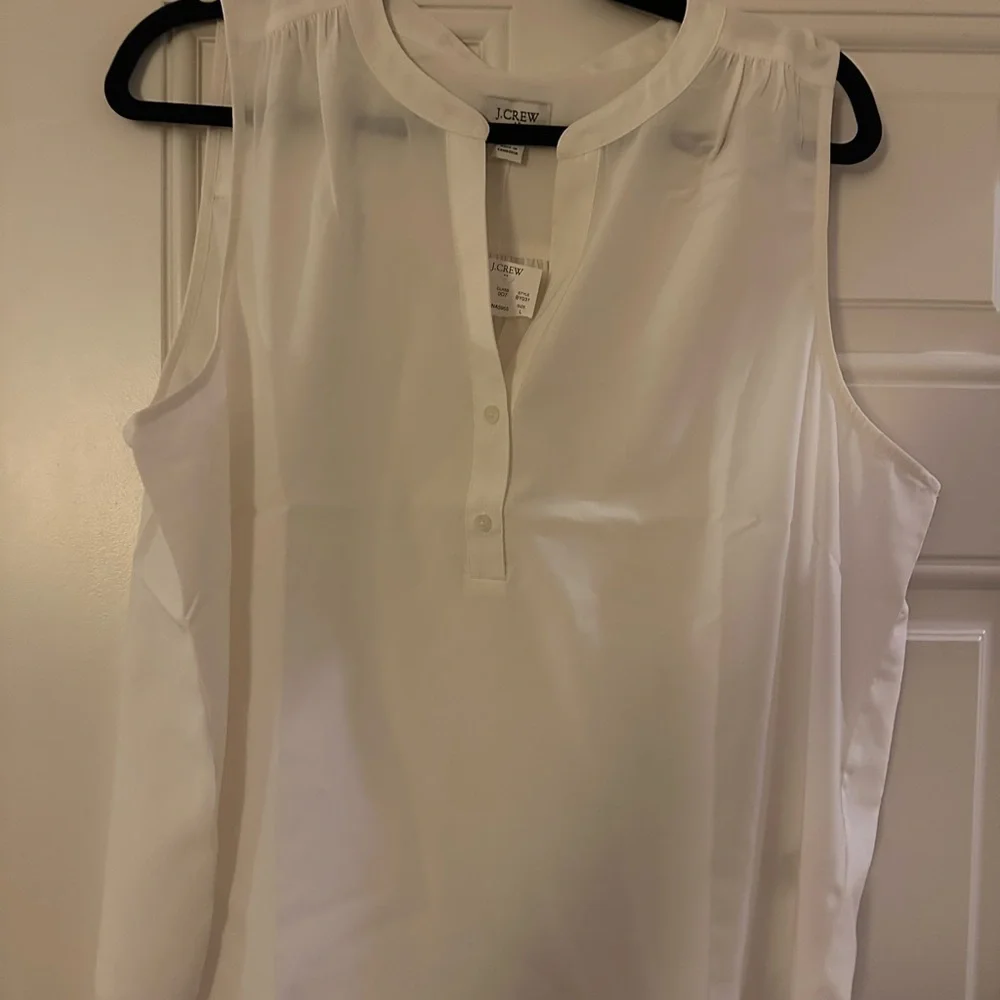 NWT J. Crew Top Womens Sleeveless V-neck popover top size Large - Picture 2 of 5